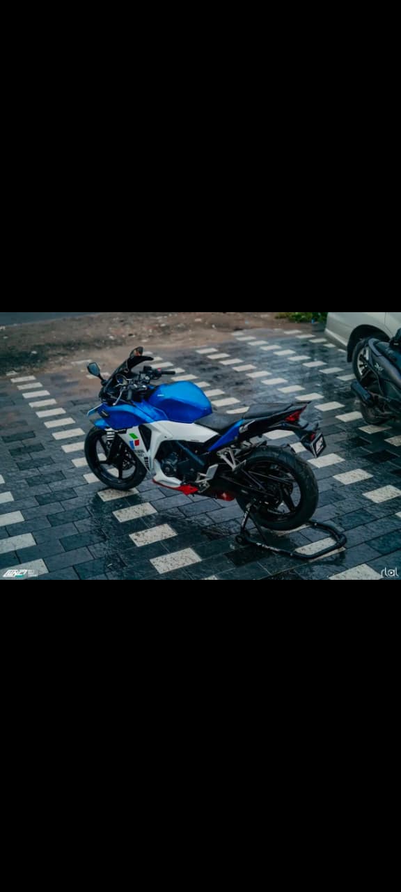 Honda Cbr underbelly